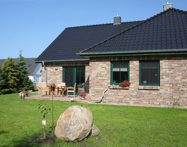 Ferienhaus Dat Dardel Hus in Born a. Darß – Außenansicht